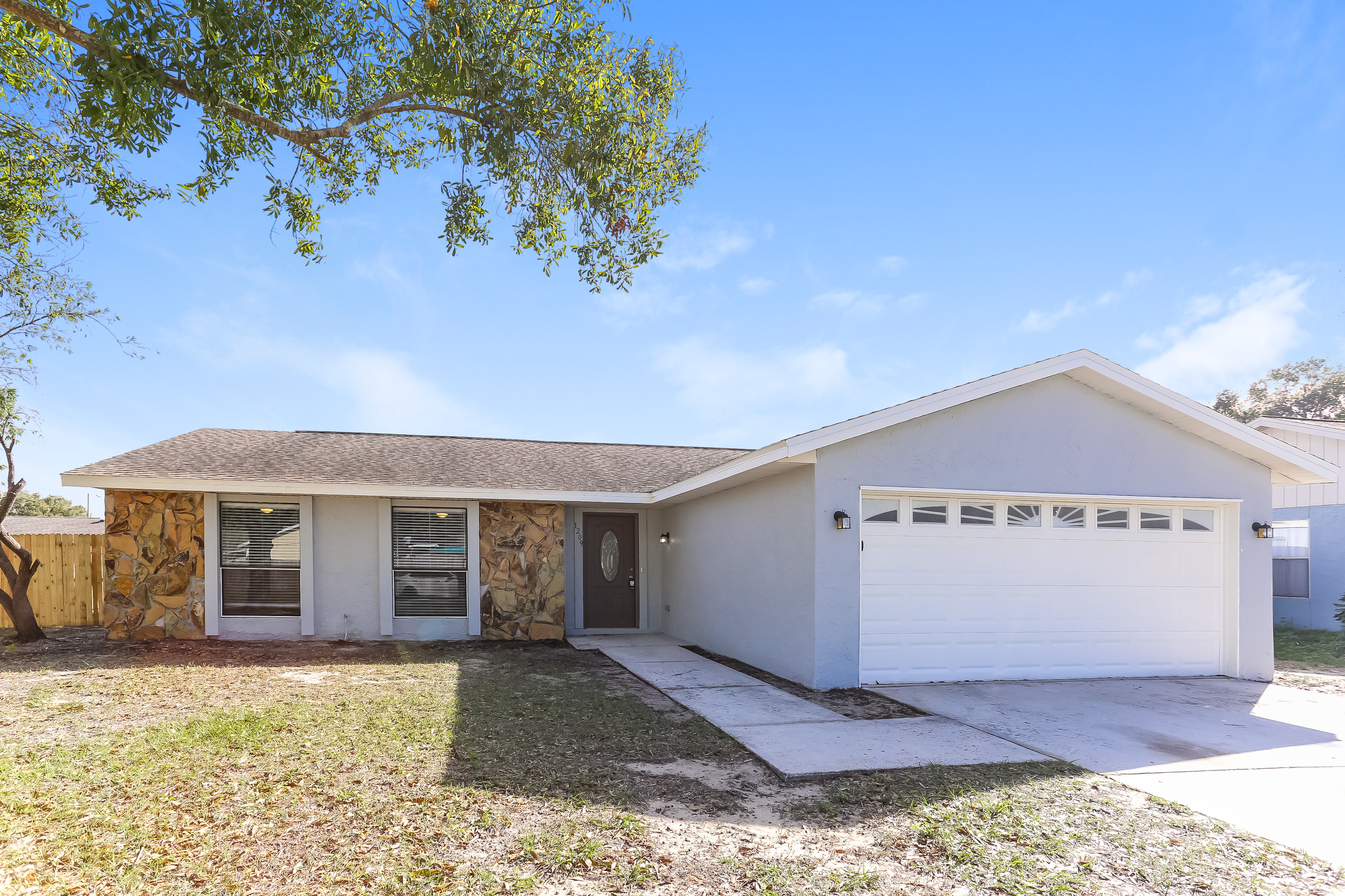 1209 Hawley Ct Valrico, FL 33594